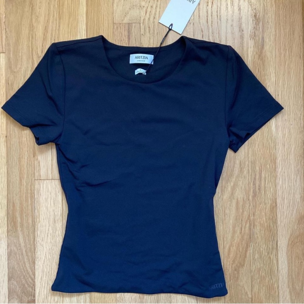 aritzia black contour baby tee